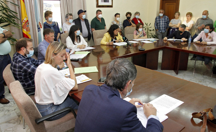 La pinza BNG-PP podría expulsar a Marta Giráldez de la presidencia que acaba de asumir al  frente del campo de golf