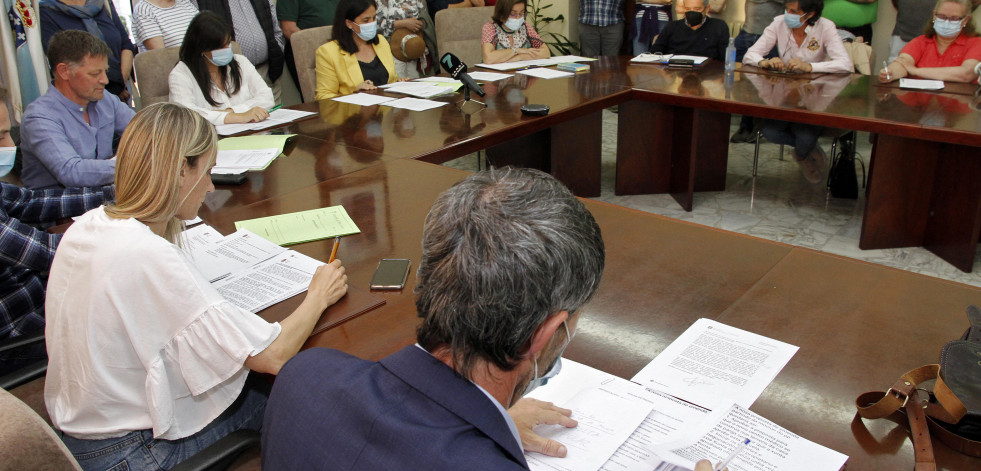 Pinza de PP y BNG en el Pleno de Meis para aprobar la moción popular sobre la basura