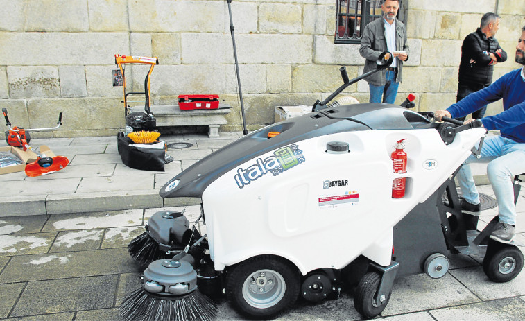 Cambados mecaniza el barrido y la limpieza de sus calles y viales con nueva maquinaria y herramientas