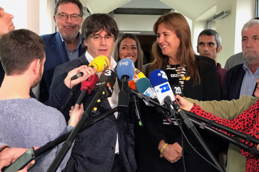 Puigdemont cede el testigo como líder de JxCat al tándem Borràs-Turull