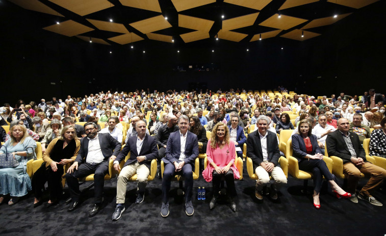 O Grove inaugura el auditorio y lo llena de contenido cultural en un día para la historia