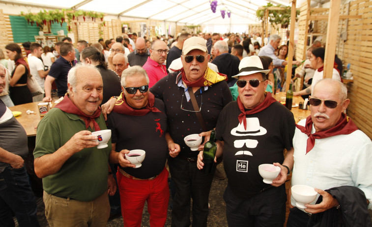 El Tinto recupera el pulso de la normalidad con un gran ambiente festivo todo el día