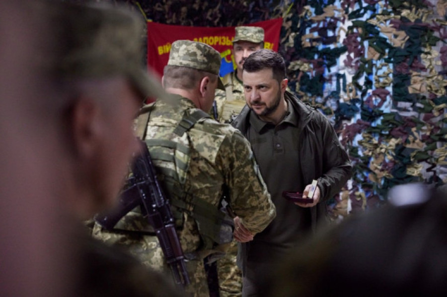 Zelenski visita Donetsk y Lugansk y se muestra orgulloso de sus ciudadanos