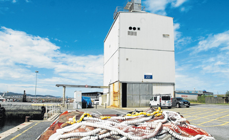 Un problema de corrosión en los pilares de la fábrica de hielo de Tragove retrasa su reapertura
