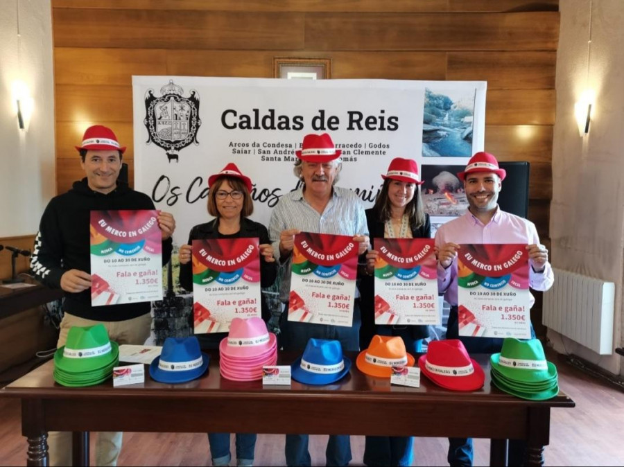 Caldas colgará 1.400 sombreiros na rúa Real dentro dunha acción para promover o uso do galego