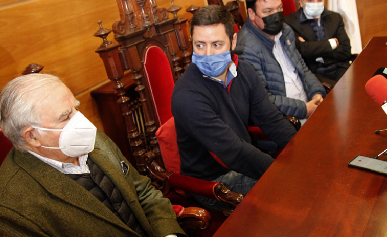 El grupo de gobierno de Somos carga de nuevo contra la DO por no elegir Cambados para una cata