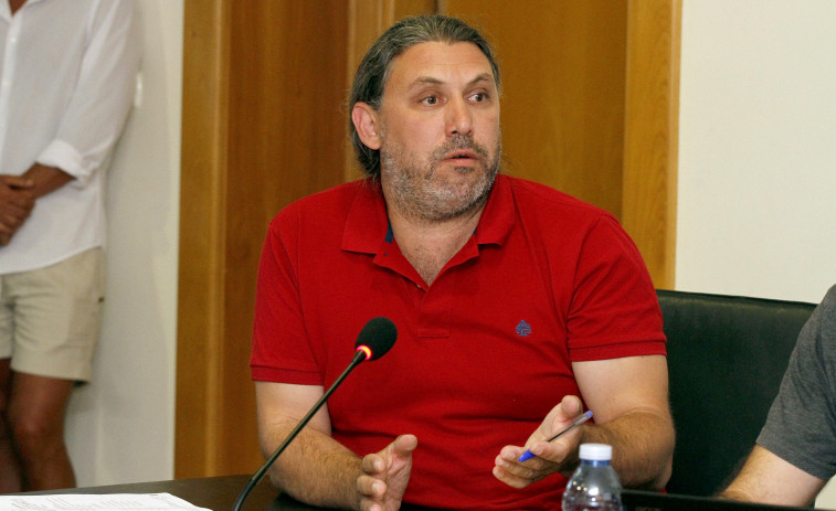 Oubiña afea el funcionamiento del punto morado y acusa al Concello de limitar la prevención de violencia de género a “publicacións en Facebook”