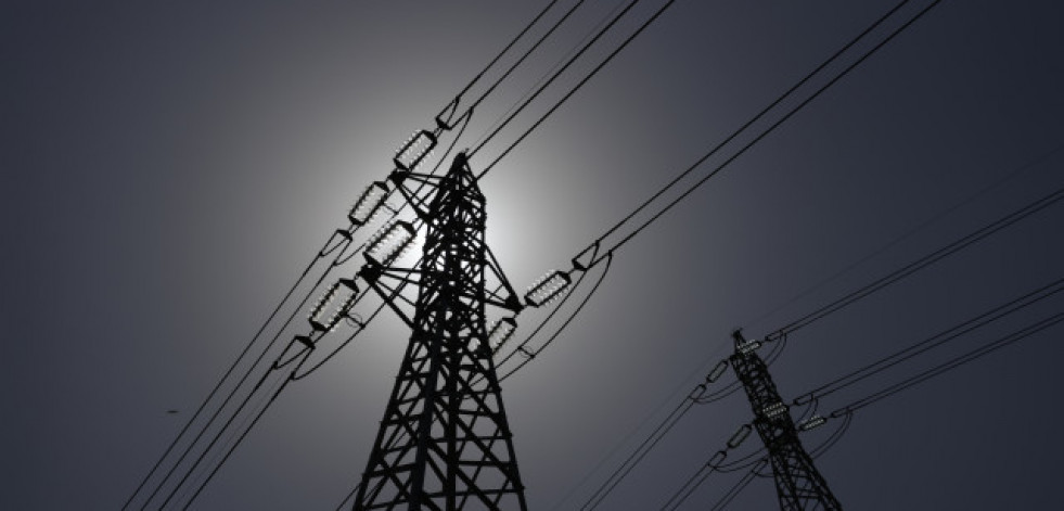 El precio de la luz sube un 54% este lunes, hasta los 117,49 euros