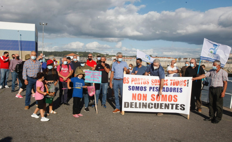 Portos rechaza autorizar más zonas de pesca recreativa en Carril, Vilanova, Sanxenxo y Vilaxoán
