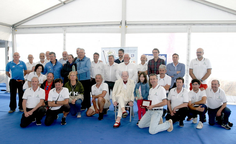 El Siradella renueva para Portosín el Gran Trofeo Faro de Corrubedo