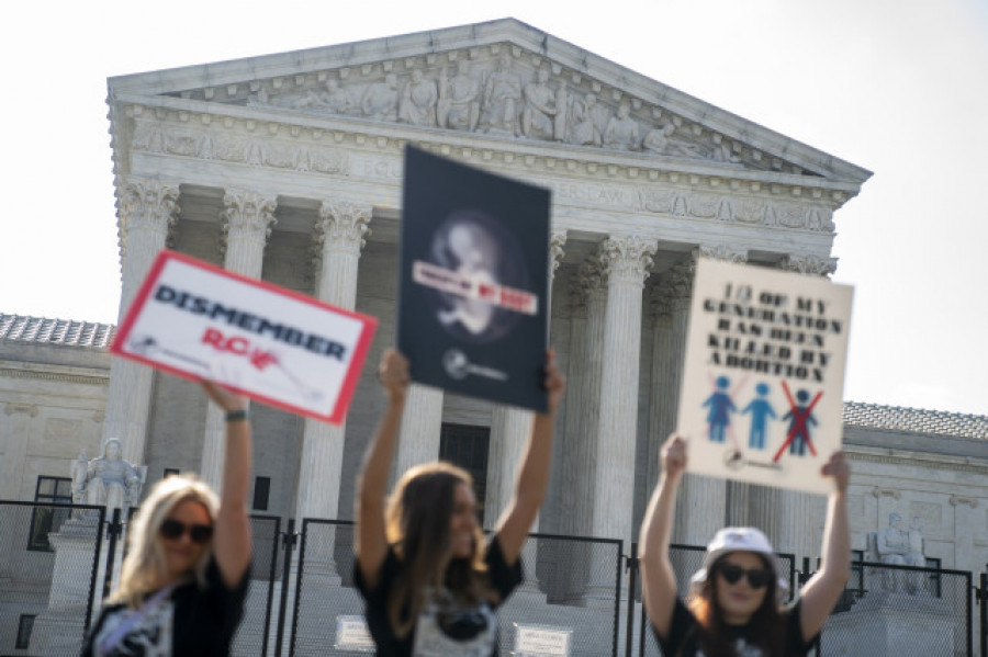 El Tribunal Supremo de Estados Unidos anula la protección del derecho al aborto