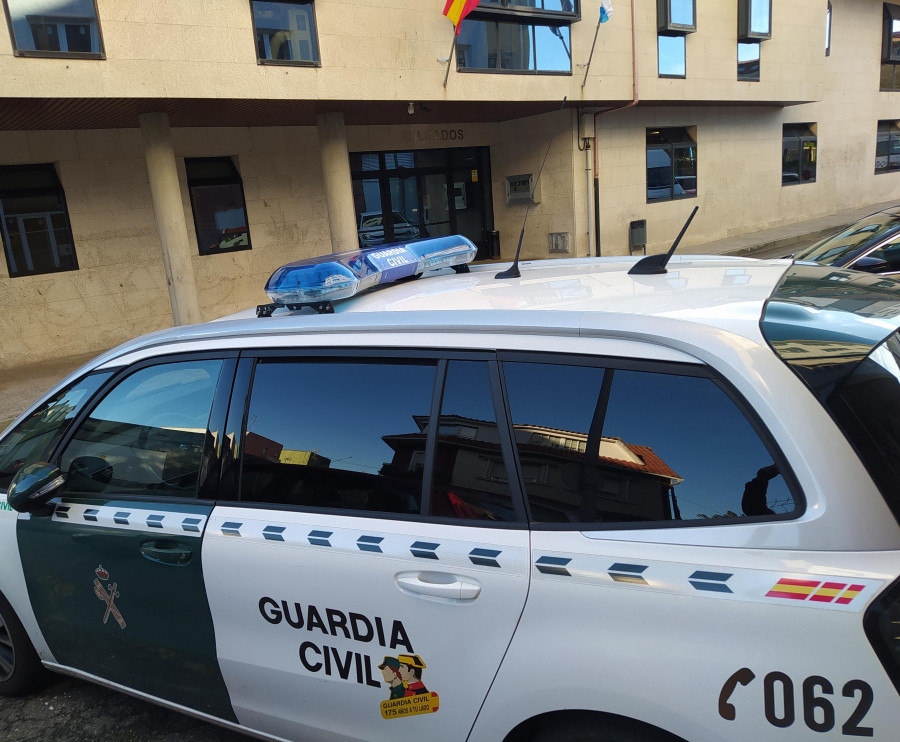 La Guardia Civil desarticula una banda dedicada al tráfico de drogas en Boiro y A Pobra