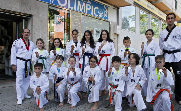 El Olimpic deslumbra con   medallas y compañerismo