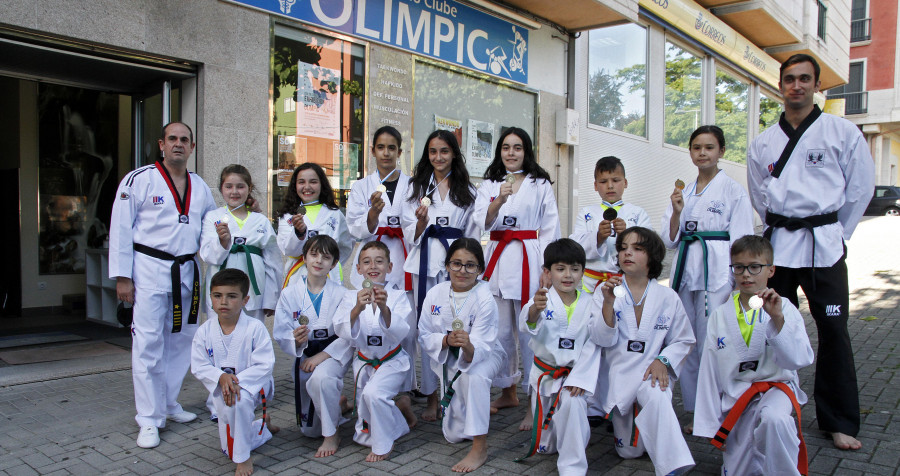 El Olimpic deslumbra con   medallas y compañerismo