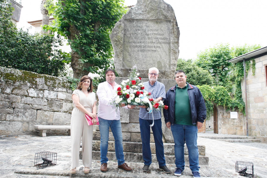 Flores para recordar los cien bolsillos que se rascaron por Don Ramón