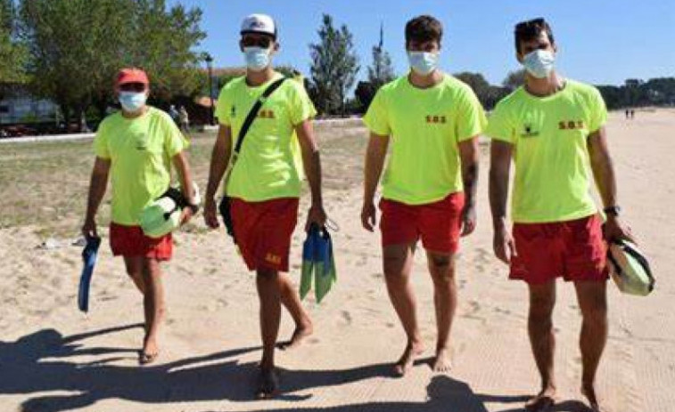 Ribeira aumenta un 10% el salario de socorristas acuáticos y jefes de playa, que empezarán a trabajar mañana
