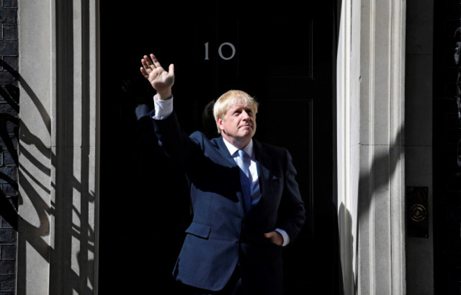 La renuncia de 57 miembros de su Gobierno fuerza la dimisión de Boris Johnson