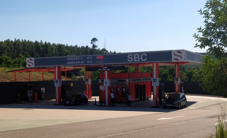 Un juzgado anula la licencia del Concello de Ribeira con la que se pretendía legalizar una gasolinera