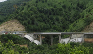 El Gobierno espera habilitar en agosto la alternativa al tráfico por Pedrafita afectado por el derrumbe en la A-6