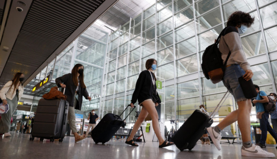 El aeropuerto de Santiago, entre las terminales no afectadas en la nueva convocatoria de huelga en Ryanair