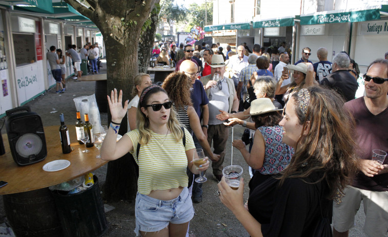 Cambados delimita y reubica los espacios de los puestos de comida del Albariño e incomoda a los feriantes