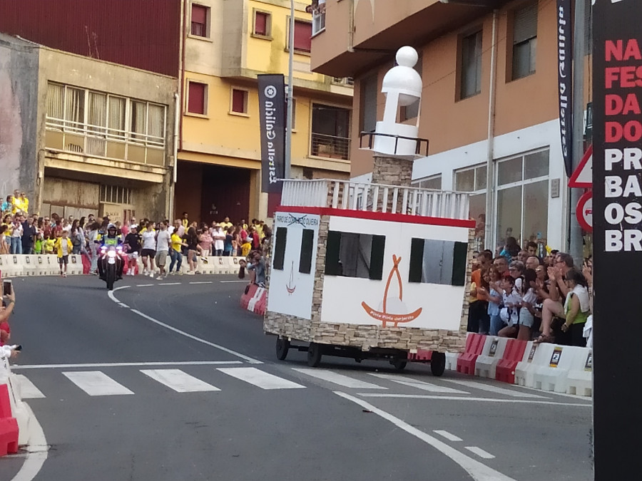 Más de 8.000 personas presencian el “Jran Prix de Carrilanas” de la Festa da Dorna con participación de 39 bólidos