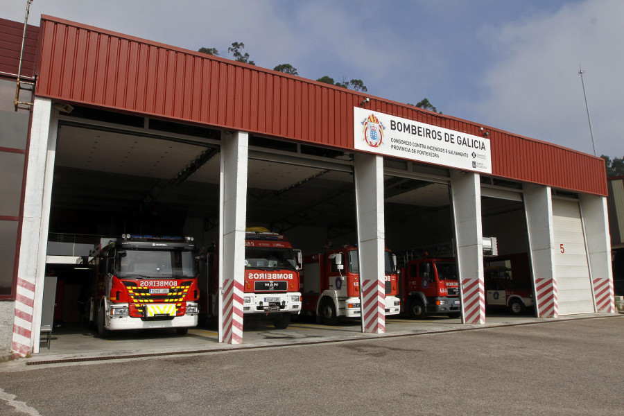 Los incendios de Lugo cierran un día el parque de Bomberos de Ribadumia