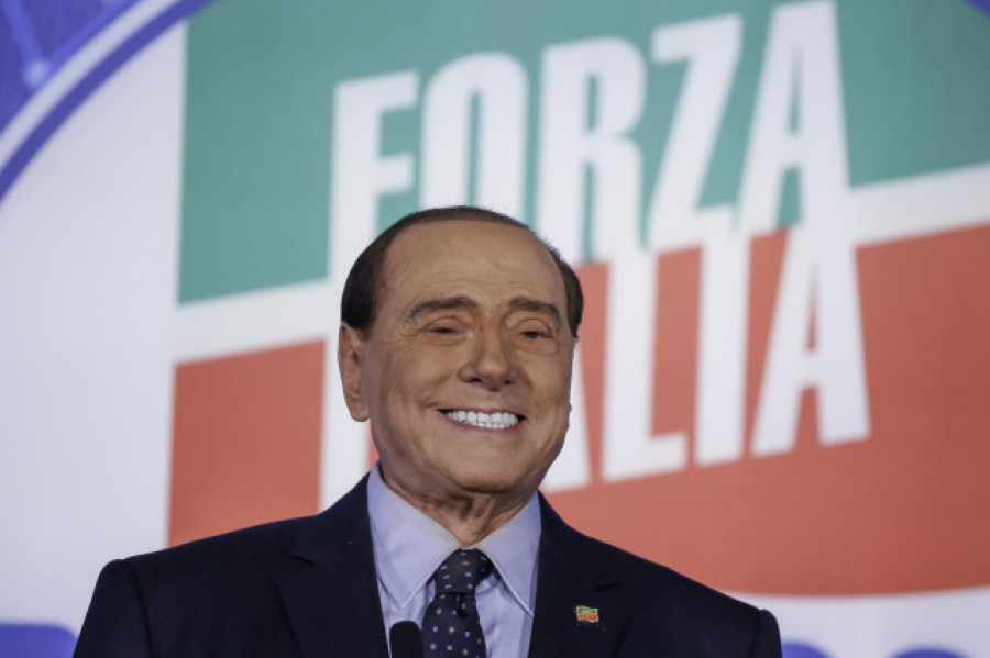 Berlusconi, ya en campaña electoral, propone pensiones mínimas de mil euros