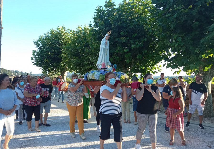 Una nueva protectora llega a la parroquia de Castrelo gracias a un grupo de familias