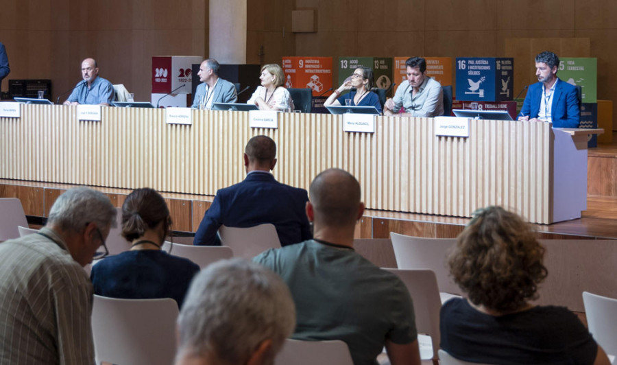 Ribeira relata su experiencia en Barcelona en el primer foro de las agendas urbanas locales