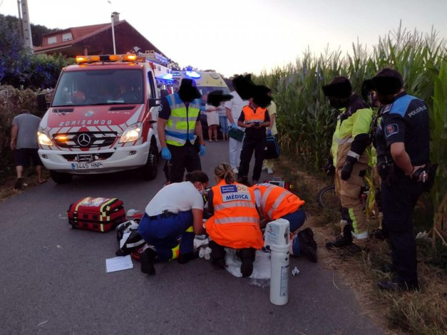 Reaniman con éxito a un ciclista que fue localizado inconsciente en Boiro