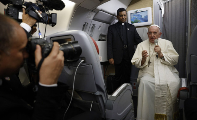 El papa deja puerta abierta a la renuncia y dice que no sería una catástrofe