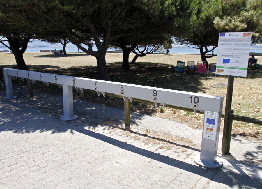 A Illa instala las estaciones y abrirá el servicio de bicicletas en breve