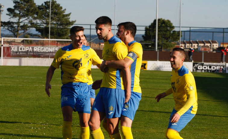 Los jugadores del Cambados se entrenan por su cuenta y en Deiro