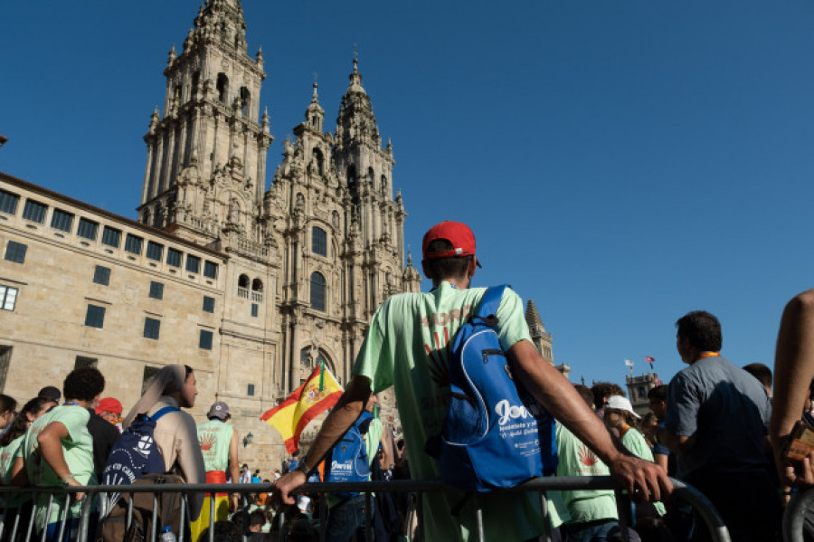 Suspenden los conciertos de la Peregrinación Europea de Jóvenes en el Obradoiro por el derrumbe del techo del escenario