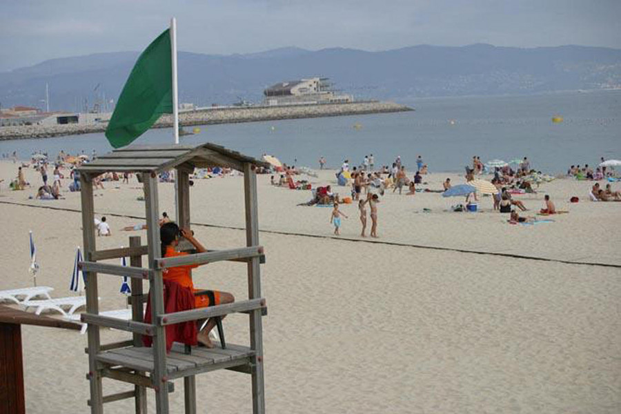 Los socorristas realizaron más de 6.700 intervenciones en las playas de Sanxenxo durante el mes de julio