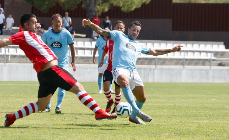 El fútbol solidario triunfa en A Illa