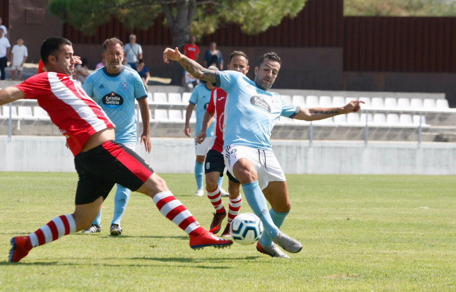 El fútbol solidario triunfa en A Illa