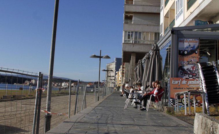 El Juzgado tumba de nuevo los intentos de un hostelero por mantener una terraza ilegal en A Compostela