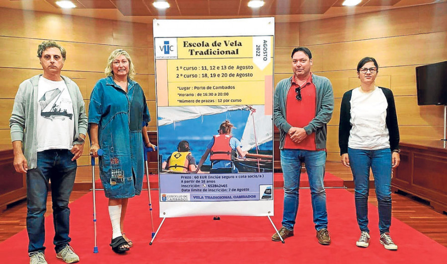 La Escola de Vela Tradicional de Cambados recupera el pulso y prevé abrir sus cursos a menores