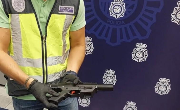 Detenido en A Coruña un hombre que tenía un taller para imprimir armas