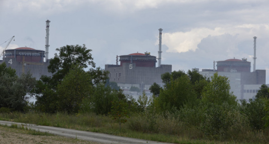 Zelenski acusa a Rusia de aumentar el riesgo de accidente nuclear en Zaporiyia