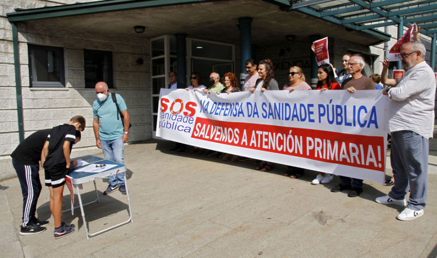 SOS Sanidade anima a todo O Salnés a participar en la recogida de firmas