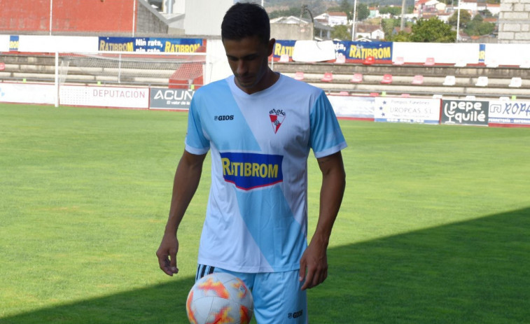 El Arosa presenta sus camisetas para esta temporada 2022/23