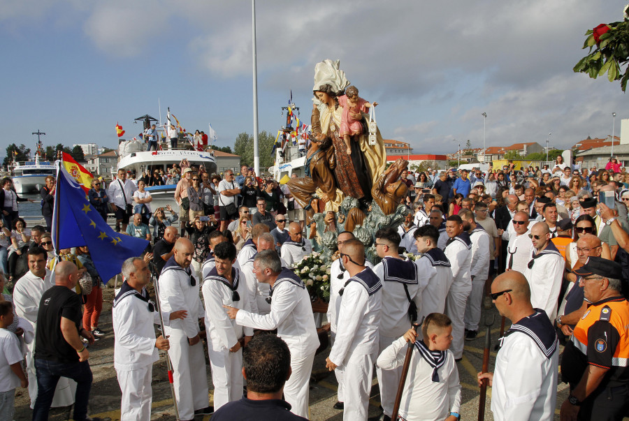 Vilanova vive con fervor la fiesta en honor a la Virgen del Carmen
