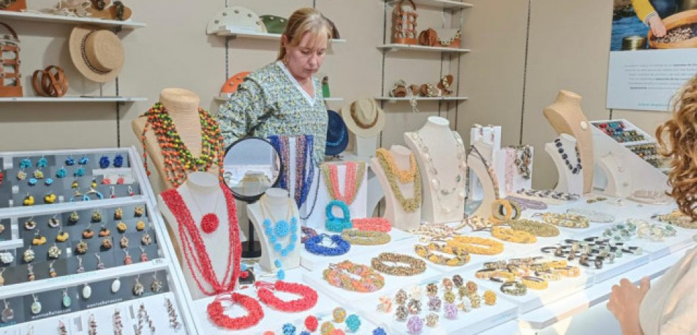Montse Betanzos, creatividad “collareira” desde O Grove