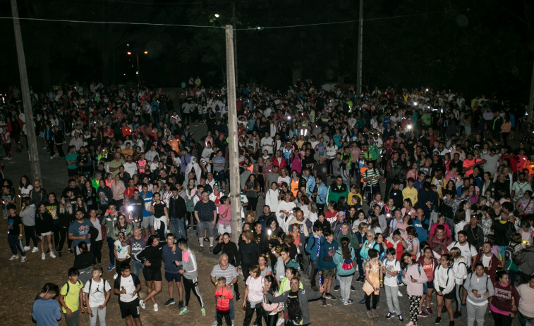 La V Andaina Santa Compaña de Rianxo alcanza gran éxito con 2.400 participantes, duplicando los de la pasada edición