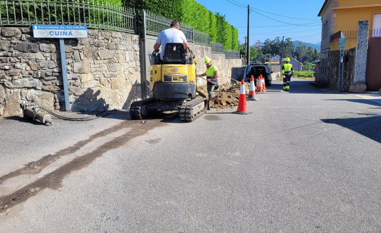 Estudian abrir una nueva traída para zanjar el problema del agua en el polígono y casas de la zona