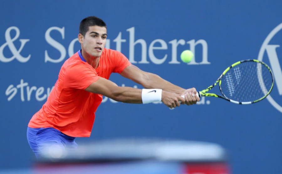 Alcaraz pasa el rodillo en Cincinnati