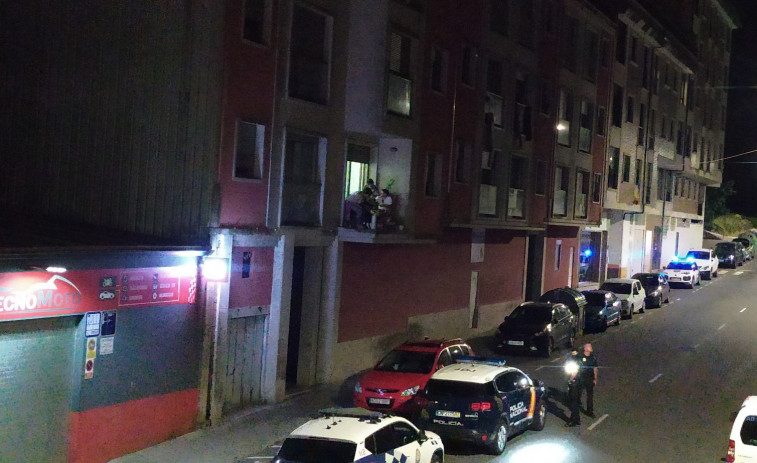 Queda libre con cargos el detenido por herir con un arma blanca a otro en un edificio okupa de Ribeira